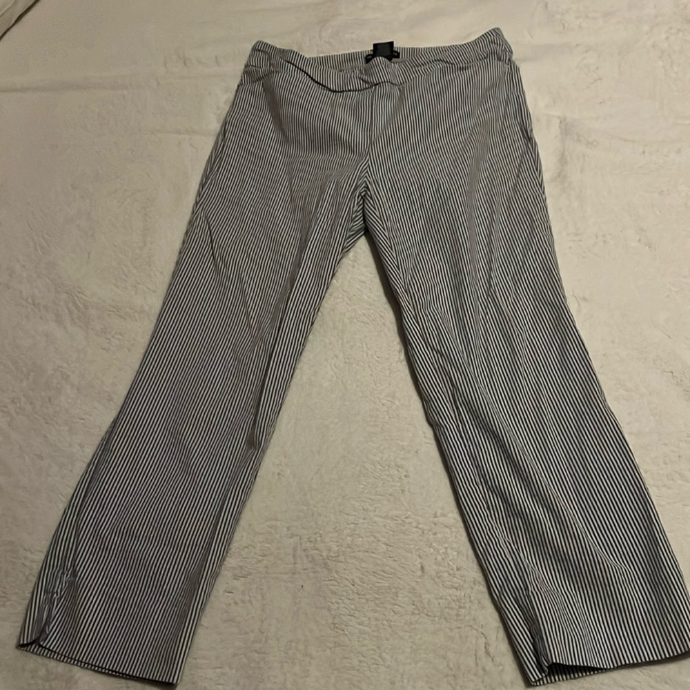 Pin stripe ankle pants